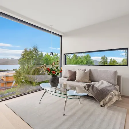 Luxury In With Fantastic Views Villa